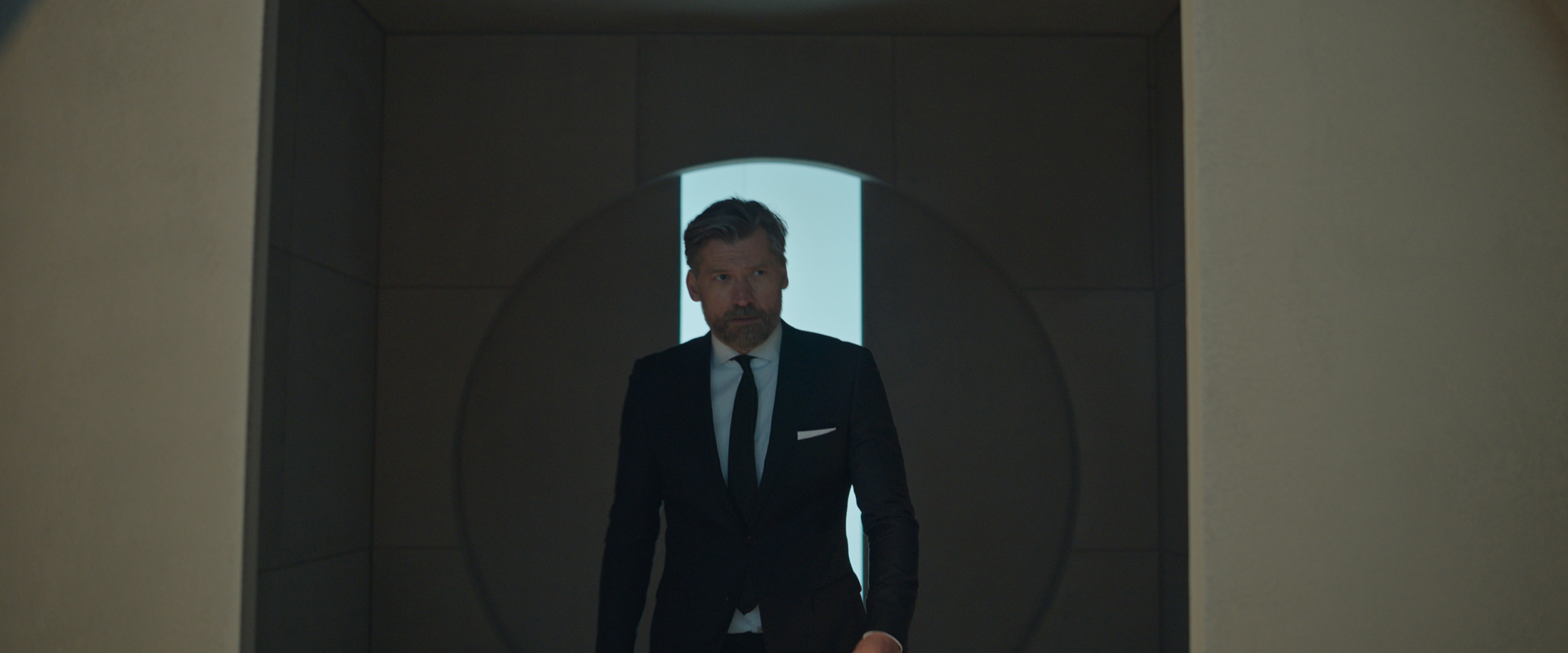 Reklamos filmavimui ieškome vyro vadovo vaidmeniui (35–55 m.) — 2